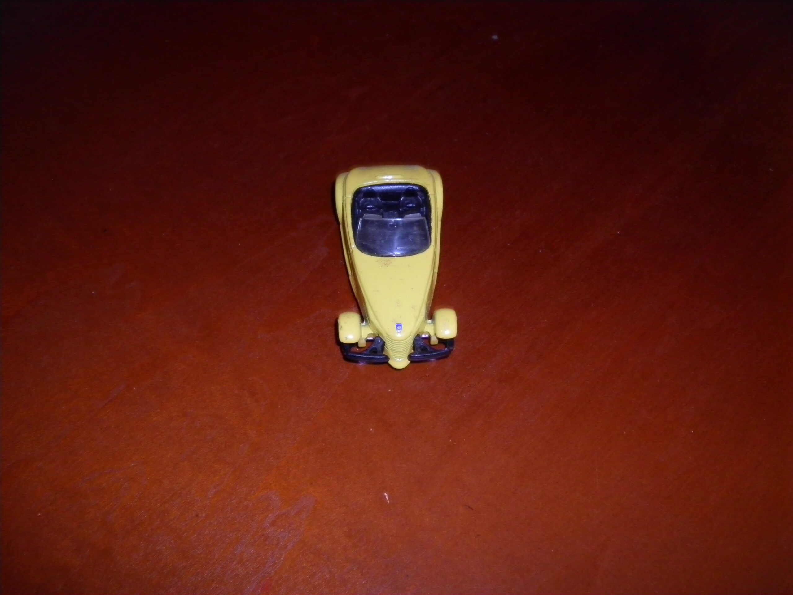Maisto 2001 Chrysler Yellow Prowler 1/64 Diecast - Image 2